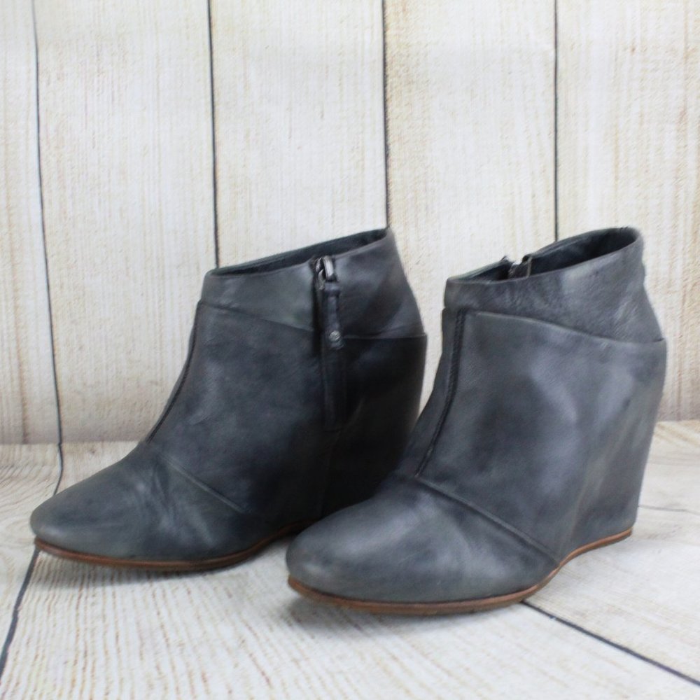 UGG High Heel Ankle Side Zip Booties Size 7.5 - Picture 2 of 16